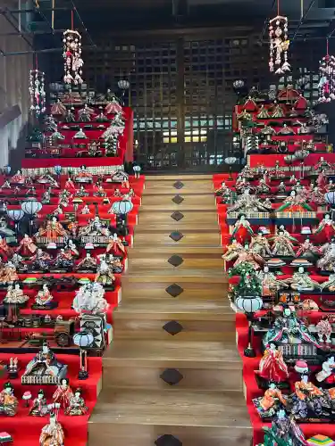 堤治神社の{uncategorized: "未分類", other: "その他", undefined: "問題あり", building: "その他建物", grave: "お墓", sacred_gate: "鳥居", guardian: "狛犬", statue: "像", buddha: "仏像", history: "歴史", nature: "自然", garden: "庭園", animal: "動物", pagoda: "塔", temizu: "手水舎", mountain_gate: "山門・神門", sanctuary: "本殿・本堂", subordinate: "末社・摂社", art: "芸術", scenery: "景色", jizo: "地蔵", ema: "絵馬", goshuin: "御朱印", omikuji: "おみくじ", items: "授与品その他", amulet: "お守り", goshuincho: "御朱印帳", eats: "食事", festival: "お祭り", votive_dance: "神楽", shichigosan: "七五三参", wedding: "結婚式", experience: "体験その他", initially: "初詣", around: "周辺", anti_infection: "感染症対策"}