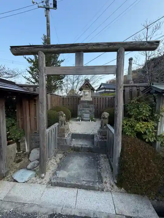 八上姫神社の{uncategorized: "未分類", other: "その他", undefined: "問題あり", building: "その他建物", grave: "お墓", sacred_gate: "鳥居", guardian: "狛犬", statue: "像", buddha: "仏像", history: "歴史", nature: "自然", garden: "庭園", animal: "動物", pagoda: "塔", temizu: "手水舎", mountain_gate: "山門・神門", sanctuary: "本殿・本堂", subordinate: "末社・摂社", art: "芸術", scenery: "景色", jizo: "地蔵", ema: "絵馬", goshuin: "御朱印", omikuji: "おみくじ", items: "授与品その他", amulet: "お守り", goshuincho: "御朱印帳", eats: "食事", festival: "お祭り", votive_dance: "神楽", shichigosan: "七五三参", wedding: "結婚式", experience: "体験その他", initially: "初詣", around: "周辺", anti_infection: "感染症対策"}