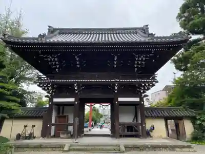 梅宮大社の山門・神門