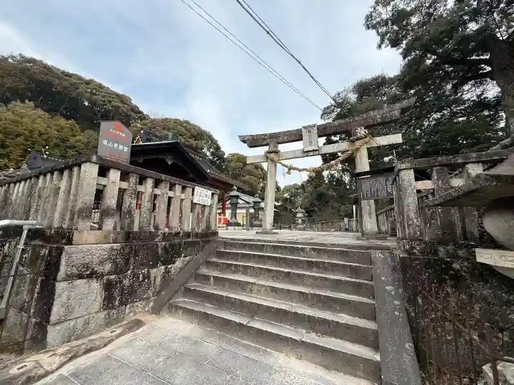 瀧山東照宮の{uncategorized: "未分類", other: "その他", undefined: "問題あり", building: "その他建物", grave: "お墓", sacred_gate: "鳥居", guardian: "狛犬", statue: "像", buddha: "仏像", history: "歴史", nature: "自然", garden: "庭園", animal: "動物", pagoda: "塔", temizu: "手水舎", mountain_gate: "山門・神門", sanctuary: "本殿・本堂", subordinate: "末社・摂社", art: "芸術", scenery: "景色", jizo: "地蔵", ema: "絵馬", goshuin: "御朱印", omikuji: "おみくじ", items: "授与品その他", amulet: "お守り", goshuincho: "御朱印帳", eats: "食事", festival: "お祭り", votive_dance: "神楽", shichigosan: "七五三参", wedding: "結婚式", experience: "体験その他", initially: "初詣", around: "周辺", anti_infection: "感染症対策"}