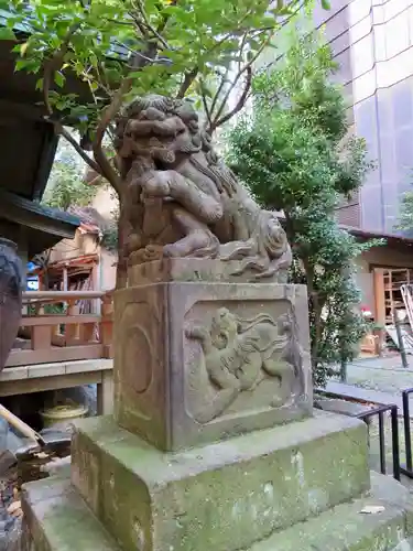 稲荷鬼王神社の狛犬