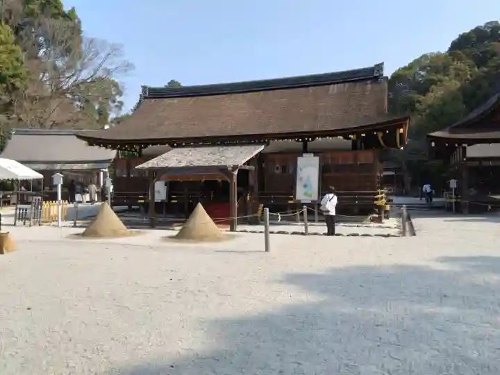 賀茂別雷神社(上賀茂神社)の{uncategorized: "未分類", other: "その他", undefined: "問題あり", building: "その他建物", grave: "お墓", sacred_gate: "鳥居", guardian: "狛犬", statue: "像", buddha: "仏像", history: "歴史", nature: "自然", garden: "庭園", animal: "動物", pagoda: "塔", temizu: "手水舎", mountain_gate: "山門・神門", sanctuary: "本殿・本堂", subordinate: "末社・摂社", art: "芸術", scenery: "景色", jizo: "地蔵", ema: "絵馬", goshuin: "御朱印", omikuji: "おみくじ", items: "授与品その他", amulet: "お守り", goshuincho: "御朱印帳", eats: "食事", festival: "お祭り", votive_dance: "神楽", shichigosan: "七五三参", wedding: "結婚式", experience: "体験その他", initially: "初詣", around: "周辺", anti_infection: "感染症対策"}