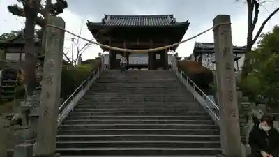 阿智神社の山門・神門