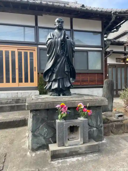 日宗寺 の{uncategorized: "未分類", other: "その他", undefined: "問題あり", building: "その他建物", grave: "お墓", sacred_gate: "鳥居", guardian: "狛犬", statue: "像", buddha: "仏像", history: "歴史", nature: "自然", garden: "庭園", animal: "動物", pagoda: "塔", temizu: "手水舎", mountain_gate: "山門・神門", sanctuary: "本殿・本堂", subordinate: "末社・摂社", art: "芸術", scenery: "景色", jizo: "地蔵", ema: "絵馬", goshuin: "御朱印", omikuji: "おみくじ", items: "授与品その他", amulet: "お守り", goshuincho: "御朱印帳", eats: "食事", festival: "お祭り", votive_dance: "神楽", shichigosan: "七五三参", wedding: "結婚式", experience: "体験その他", initially: "初詣", around: "周辺", anti_infection: "感染症対策"}