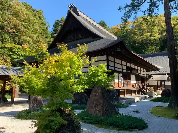 慈雲寺の本殿・本堂