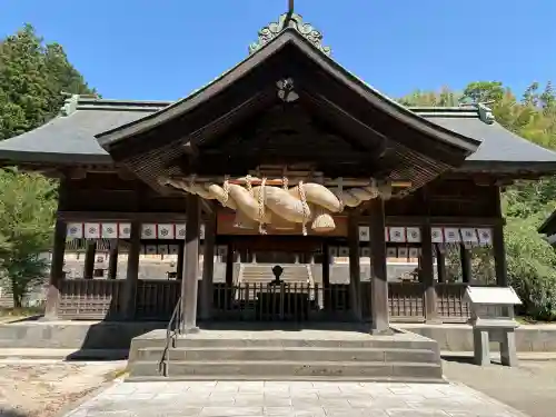 揖夜神社の{uncategorized: "未分類", other: "その他", undefined: "問題あり", building: "その他建物", grave: "お墓", sacred_gate: "鳥居", guardian: "狛犬", statue: "像", buddha: "仏像", history: "歴史", nature: "自然", garden: "庭園", animal: "動物", pagoda: "塔", temizu: "手水舎", mountain_gate: "山門・神門", sanctuary: "本殿・本堂", subordinate: "末社・摂社", art: "芸術", scenery: "景色", jizo: "地蔵", ema: "絵馬", goshuin: "御朱印", omikuji: "おみくじ", items: "授与品その他", amulet: "お守り", goshuincho: "御朱印帳", eats: "食事", festival: "お祭り", votive_dance: "神楽", shichigosan: "七五三参", wedding: "結婚式", experience: "体験その他", initially: "初詣", around: "周辺", anti_infection: "感染症対策"}