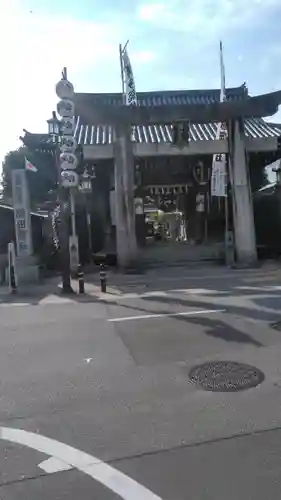 櫛田神社の山門