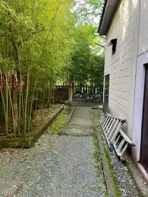 東神奈川熊野神社の{uncategorized: "未分類", other: "その他", undefined: "問題あり", building: "その他建物", grave: "お墓", sacred_gate: "鳥居", guardian: "狛犬", statue: "像", buddha: "仏像", history: "歴史", nature: "自然", garden: "庭園", animal: "動物", pagoda: "塔", temizu: "手水舎", mountain_gate: "山門・神門", sanctuary: "本殿・本堂", subordinate: "末社・摂社", art: "芸術", scenery: "景色", jizo: "地蔵", ema: "絵馬", goshuin: "御朱印", omikuji: "おみくじ", items: "授与品その他", amulet: "お守り", goshuincho: "御朱印帳", eats: "食事", festival: "お祭り", votive_dance: "神楽", shichigosan: "七五三参", wedding: "結婚式", experience: "体験その他", initially: "初詣", around: "周辺", anti_infection: "感染症対策"}