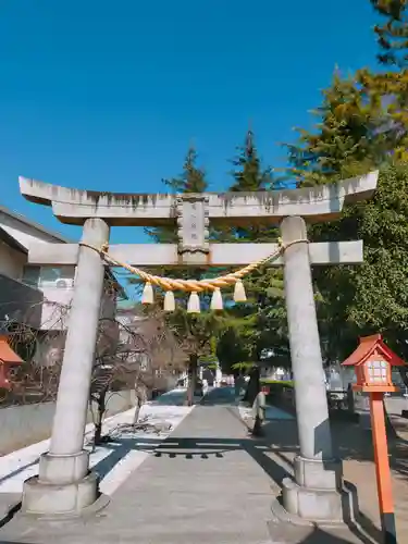 草加神社の鳥居