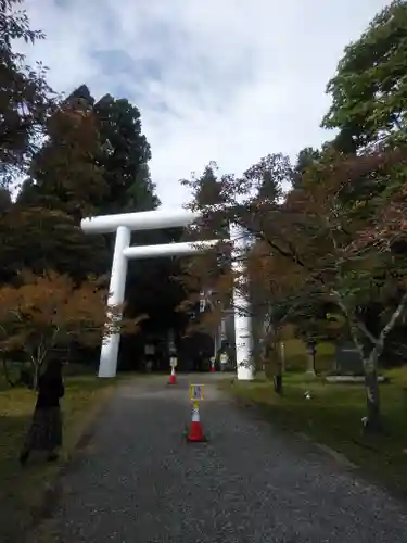 土津神社｜こどもと出世の神さまの鳥居