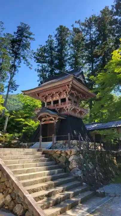 華厳寺の{uncategorized: "未分類", other: "その他", undefined: "問題あり", building: "その他建物", grave: "お墓", sacred_gate: "鳥居", guardian: "狛犬", statue: "像", buddha: "仏像", history: "歴史", nature: "自然", garden: "庭園", animal: "動物", pagoda: "塔", temizu: "手水舎", mountain_gate: "山門・神門", sanctuary: "本殿・本堂", subordinate: "末社・摂社", art: "芸術", scenery: "景色", jizo: "地蔵", ema: "絵馬", goshuin: "御朱印", omikuji: "おみくじ", items: "授与品その他", amulet: "お守り", goshuincho: "御朱印帳", eats: "食事", festival: "お祭り", votive_dance: "神楽", shichigosan: "七五三参", wedding: "結婚式", experience: "体験その他", initially: "初詣", around: "周辺", anti_infection: "感染症対策"}