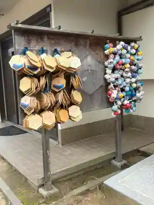 舞子六神社／まいこむの宮の{uncategorized: "未分類", other: "その他", undefined: "問題あり", building: "その他建物", grave: "お墓", sacred_gate: "鳥居", guardian: "狛犬", statue: "像", buddha: "仏像", history: "歴史", nature: "自然", garden: "庭園", animal: "動物", pagoda: "塔", temizu: "手水舎", mountain_gate: "山門・神門", sanctuary: "本殿・本堂", subordinate: "末社・摂社", art: "芸術", scenery: "景色", jizo: "地蔵", ema: "絵馬", goshuin: "御朱印", omikuji: "おみくじ", items: "授与品その他", amulet: "お守り", goshuincho: "御朱印帳", eats: "食事", festival: "お祭り", votive_dance: "神楽", shichigosan: "七五三参", wedding: "結婚式", experience: "体験その他", initially: "初詣", around: "周辺", anti_infection: "感染症対策"}