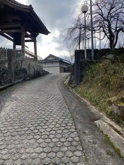 妙隆寺の山門