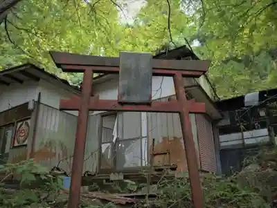 日光豊川稲荷の鳥居