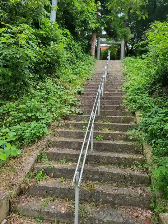 諏訪神社の鳥居