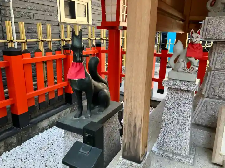 豊稔稲荷神社の{uncategorized: "未分類", other: "その他", undefined: "問題あり", building: "その他建物", grave: "お墓", sacred_gate: "鳥居", guardian: "狛犬", statue: "像", buddha: "仏像", history: "歴史", nature: "自然", garden: "庭園", animal: "動物", pagoda: "塔", temizu: "手水舎", mountain_gate: "山門・神門", sanctuary: "本殿・本堂", subordinate: "末社・摂社", art: "芸術", scenery: "景色", jizo: "地蔵", ema: "絵馬", goshuin: "御朱印", omikuji: "おみくじ", items: "授与品その他", amulet: "お守り", goshuincho: "御朱印帳", eats: "食事", festival: "お祭り", votive_dance: "神楽", shichigosan: "七五三参", wedding: "結婚式", experience: "体験その他", initially: "初詣", around: "周辺", anti_infection: "感染症対策"}