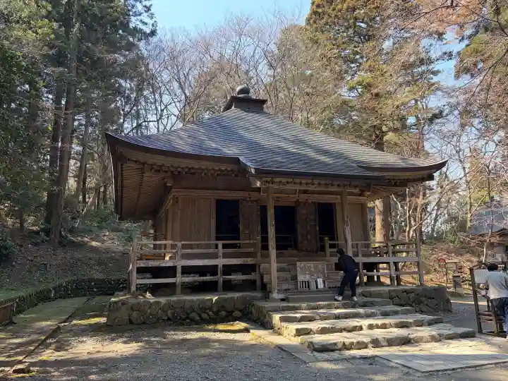 中尊寺 経蔵の{uncategorized: "未分類", other: "その他", undefined: "問題あり", building: "その他建物", grave: "お墓", sacred_gate: "鳥居", guardian: "狛犬", statue: "像", buddha: "仏像", history: "歴史", nature: "自然", garden: "庭園", animal: "動物", pagoda: "塔", temizu: "手水舎", mountain_gate: "山門・神門", sanctuary: "本殿・本堂", subordinate: "末社・摂社", art: "芸術", scenery: "景色", jizo: "地蔵", ema: "絵馬", goshuin: "御朱印", omikuji: "おみくじ", items: "授与品その他", amulet: "お守り", goshuincho: "御朱印帳", eats: "食事", festival: "お祭り", votive_dance: "神楽", shichigosan: "七五三参", wedding: "結婚式", experience: "体験その他", initially: "初詣", around: "周辺", anti_infection: "感染症対策"}