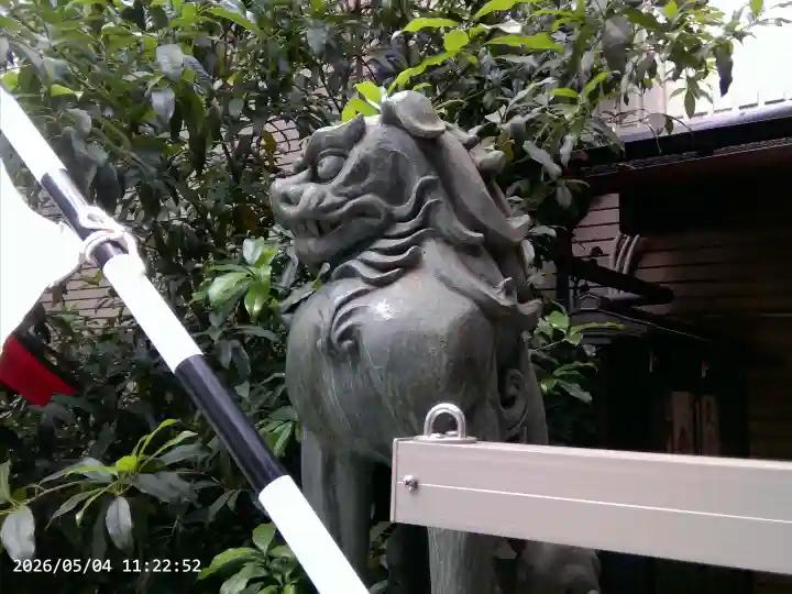 十番稲荷神社の{uncategorized: "未分類", other: "その他", undefined: "問題あり", building: "その他建物", grave: "お墓", sacred_gate: "鳥居", guardian: "狛犬", statue: "像", buddha: "仏像", history: "歴史", nature: "自然", garden: "庭園", animal: "動物", pagoda: "塔", temizu: "手水舎", mountain_gate: "山門・神門", sanctuary: "本殿・本堂", subordinate: "末社・摂社", art: "芸術", scenery: "景色", jizo: "地蔵", ema: "絵馬", goshuin: "御朱印", omikuji: "おみくじ", items: "授与品その他", amulet: "お守り", goshuincho: "御朱印帳", eats: "食事", festival: "お祭り", votive_dance: "神楽", shichigosan: "七五三参", wedding: "結婚式", experience: "体験その他", initially: "初詣", around: "周辺", anti_infection: "感染症対策"}