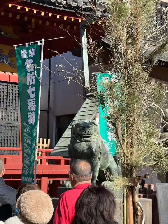 浅草神社の狛犬