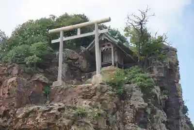 稲佐の浜　弁天島の本殿・本堂