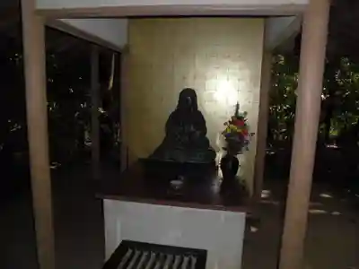 明王院（満願寺別院）の像