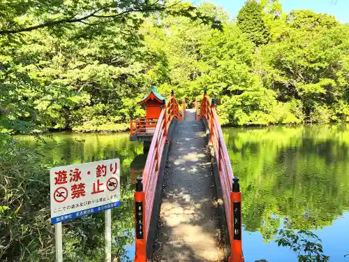 安志加茂神社の末社