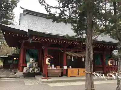 生島足島神社の本殿・本堂