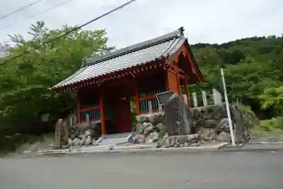 酒波寺の{uncategorized: "未分類", other: "その他", undefined: "問題あり", building: "その他建物", grave: "お墓", sacred_gate: "鳥居", guardian: "狛犬", statue: "像", buddha: "仏像", history: "歴史", nature: "自然", garden: "庭園", animal: "動物", pagoda: "塔", temizu: "手水舎", mountain_gate: "山門・神門", sanctuary: "本殿・本堂", subordinate: "末社・摂社", art: "芸術", scenery: "景色", jizo: "地蔵", ema: "絵馬", goshuin: "御朱印", omikuji: "おみくじ", items: "授与品その他", amulet: "お守り", goshuincho: "御朱印帳", eats: "食事", festival: "お祭り", votive_dance: "神楽", shichigosan: "七五三参", wedding: "結婚式", experience: "体験その他", initially: "初詣", around: "周辺", anti_infection: "感染症対策"}