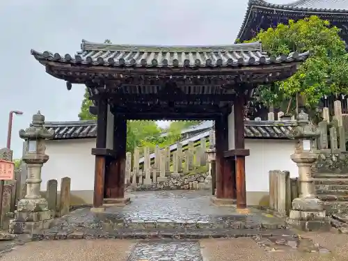 東大寺二月堂の山門