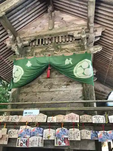 金持神社の本殿