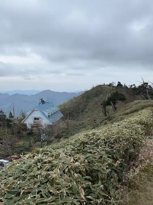 劔山本宮宝蔵石神社(徳島県)