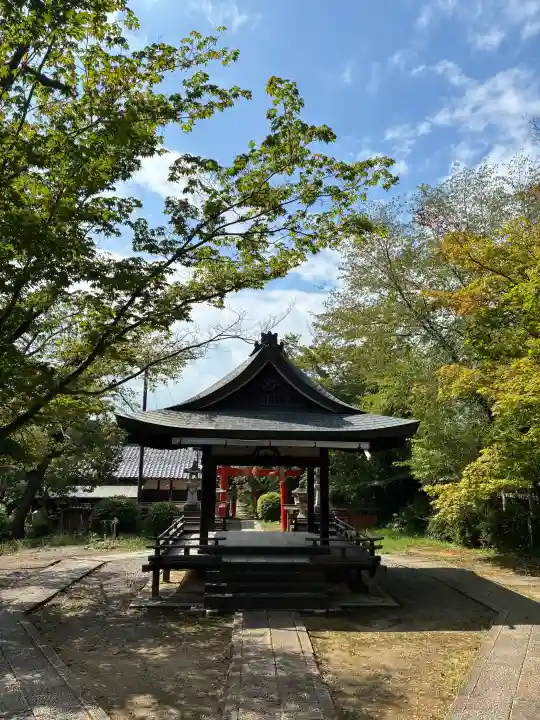 吉田神社の{uncategorized: "未分類", other: "その他", undefined: "問題あり", building: "その他建物", grave: "お墓", sacred_gate: "鳥居", guardian: "狛犬", statue: "像", buddha: "仏像", history: "歴史", nature: "自然", garden: "庭園", animal: "動物", pagoda: "塔", temizu: "手水舎", mountain_gate: "山門・神門", sanctuary: "本殿・本堂", subordinate: "末社・摂社", art: "芸術", scenery: "景色", jizo: "地蔵", ema: "絵馬", goshuin: "御朱印", omikuji: "おみくじ", items: "授与品その他", amulet: "お守り", goshuincho: "御朱印帳", eats: "食事", festival: "お祭り", votive_dance: "神楽", shichigosan: "七五三参", wedding: "結婚式", experience: "体験その他", initially: "初詣", around: "周辺", anti_infection: "感染症対策"}