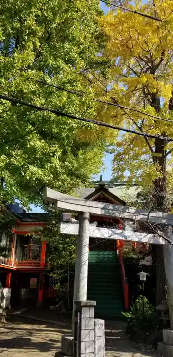 於玉稲荷神社の鳥居