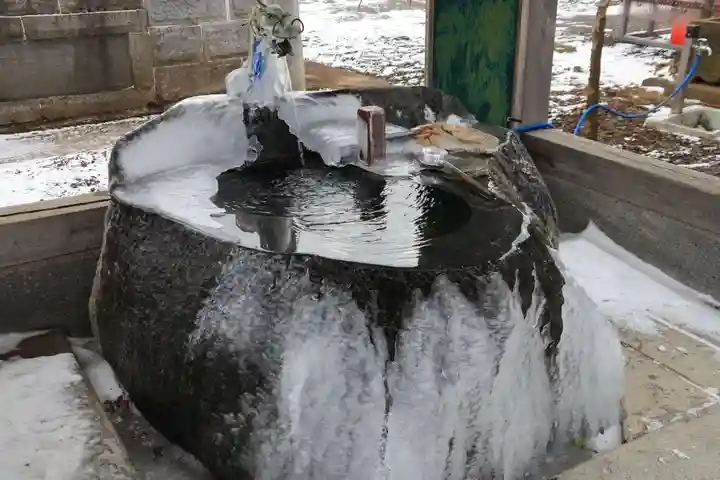 多田野本神社の手水舎