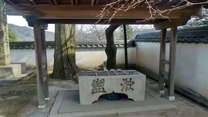 一等寺の手水舎