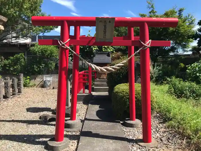 鳥居稲荷神社の鳥居