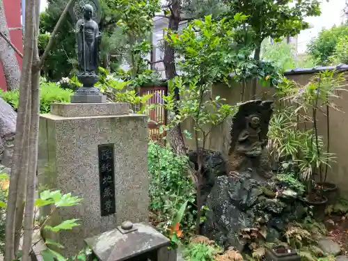 正真寺の{uncategorized: "未分類", other: "その他", undefined: "問題あり", building: "その他建物", grave: "お墓", sacred_gate: "鳥居", guardian: "狛犬", statue: "像", buddha: "仏像", history: "歴史", nature: "自然", garden: "庭園", animal: "動物", pagoda: "塔", temizu: "手水舎", mountain_gate: "山門・神門", sanctuary: "本殿・本堂", subordinate: "末社・摂社", art: "芸術", scenery: "景色", jizo: "地蔵", ema: "絵馬", goshuin: "御朱印", omikuji: "おみくじ", items: "授与品その他", amulet: "お守り", goshuincho: "御朱印帳", eats: "食事", festival: "お祭り", votive_dance: "神楽", shichigosan: "七五三参", wedding: "結婚式", experience: "体験その他", initially: "初詣", around: "周辺", anti_infection: "感染症対策"}