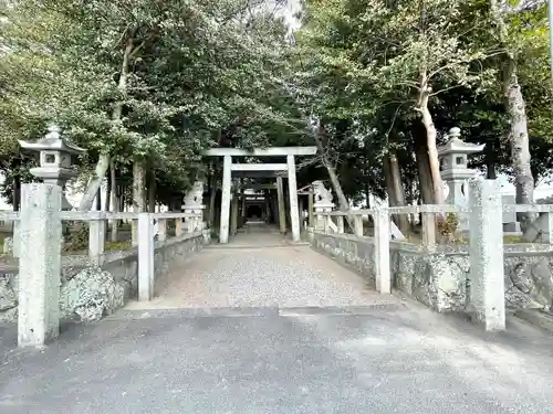 西野々八雲神社の鳥居