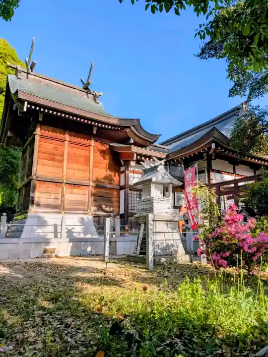 伊居太神社の{uncategorized: "未分類", other: "その他", undefined: "問題あり", building: "その他建物", grave: "お墓", sacred_gate: "鳥居", guardian: "狛犬", statue: "像", buddha: "仏像", history: "歴史", nature: "自然", garden: "庭園", animal: "動物", pagoda: "塔", temizu: "手水舎", mountain_gate: "山門・神門", sanctuary: "本殿・本堂", subordinate: "末社・摂社", art: "芸術", scenery: "景色", jizo: "地蔵", ema: "絵馬", goshuin: "御朱印", omikuji: "おみくじ", items: "授与品その他", amulet: "お守り", goshuincho: "御朱印帳", eats: "食事", festival: "お祭り", votive_dance: "神楽", shichigosan: "七五三参", wedding: "結婚式", experience: "体験その他", initially: "初詣", around: "周辺", anti_infection: "感染症対策"}