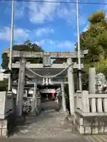 白蛇辨財天の鳥居