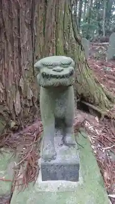 運難神社の狛犬