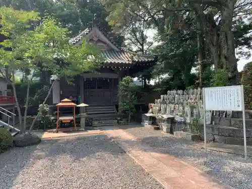 八坂寺の本殿