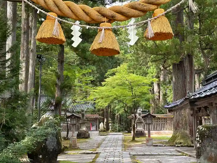 雄山神社中宮祈願殿のその他建物