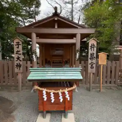 伊勢山皇大神宮の{uncategorized: "未分類", other: "その他", undefined: "問題あり", building: "その他建物", grave: "お墓", sacred_gate: "鳥居", guardian: "狛犬", statue: "像", buddha: "仏像", history: "歴史", nature: "自然", garden: "庭園", animal: "動物", pagoda: "塔", temizu: "手水舎", mountain_gate: "山門・神門", sanctuary: "本殿・本堂", subordinate: "末社・摂社", art: "芸術", scenery: "景色", jizo: "地蔵", ema: "絵馬", goshuin: "御朱印", omikuji: "おみくじ", items: "授与品その他", amulet: "お守り", goshuincho: "御朱印帳", eats: "食事", festival: "お祭り", votive_dance: "神楽", shichigosan: "七五三参", wedding: "結婚式", experience: "体験その他", initially: "初詣", around: "周辺", anti_infection: "感染症対策"}