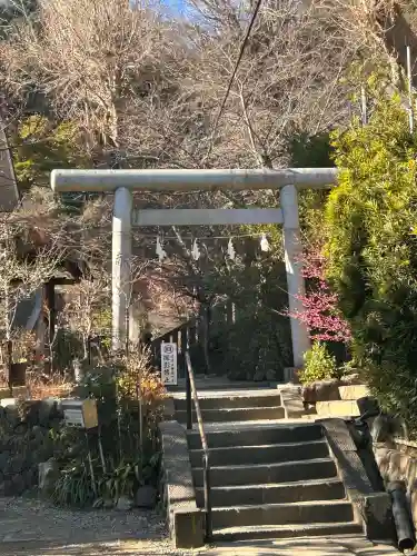 御霊神社の{uncategorized: "未分類", other: "その他", undefined: "問題あり", building: "その他建物", grave: "お墓", sacred_gate: "鳥居", guardian: "狛犬", statue: "像", buddha: "仏像", history: "歴史", nature: "自然", garden: "庭園", animal: "動物", pagoda: "塔", temizu: "手水舎", mountain_gate: "山門・神門", sanctuary: "本殿・本堂", subordinate: "末社・摂社", art: "芸術", scenery: "景色", jizo: "地蔵", ema: "絵馬", goshuin: "御朱印", omikuji: "おみくじ", items: "授与品その他", amulet: "お守り", goshuincho: "御朱印帳", eats: "食事", festival: "お祭り", votive_dance: "神楽", shichigosan: "七五三参", wedding: "結婚式", experience: "体験その他", initially: "初詣", around: "周辺", anti_infection: "感染症対策"}
