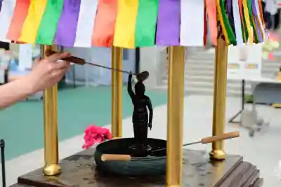 成田山深川不動堂(新勝寺東京別院)の{uncategorized: "未分類", other: "その他", undefined: "問題あり", building: "その他建物", grave: "お墓", sacred_gate: "鳥居", guardian: "狛犬", statue: "像", buddha: "仏像", history: "歴史", nature: "自然", garden: "庭園", animal: "動物", pagoda: "塔", temizu: "手水舎", mountain_gate: "山門・神門", sanctuary: "本殿・本堂", subordinate: "末社・摂社", art: "芸術", scenery: "景色", jizo: "地蔵", ema: "絵馬", goshuin: "御朱印", omikuji: "おみくじ", items: "授与品その他", amulet: "お守り", goshuincho: "御朱印帳", eats: "食事", festival: "お祭り", votive_dance: "神楽", shichigosan: "七五三参", wedding: "結婚式", experience: "体験その他", initially: "初詣", around: "周辺", anti_infection: "感染症対策"}