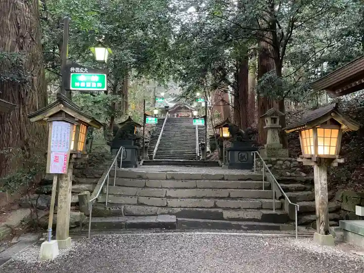 高千穂神社の{uncategorized: "未分類", other: "その他", undefined: "問題あり", building: "その他建物", grave: "お墓", sacred_gate: "鳥居", guardian: "狛犬", statue: "像", buddha: "仏像", history: "歴史", nature: "自然", garden: "庭園", animal: "動物", pagoda: "塔", temizu: "手水舎", mountain_gate: "山門・神門", sanctuary: "本殿・本堂", subordinate: "末社・摂社", art: "芸術", scenery: "景色", jizo: "地蔵", ema: "絵馬", goshuin: "御朱印", omikuji: "おみくじ", items: "授与品その他", amulet: "お守り", goshuincho: "御朱印帳", eats: "食事", festival: "お祭り", votive_dance: "神楽", shichigosan: "七五三参", wedding: "結婚式", experience: "体験その他", initially: "初詣", around: "周辺", anti_infection: "感染症対策"}