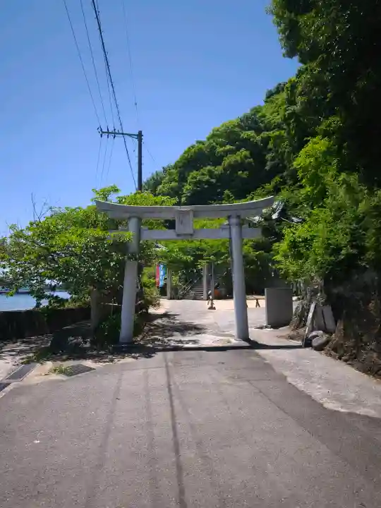 湊三嶋大明神社の{uncategorized: "未分類", other: "その他", undefined: "問題あり", building: "その他建物", grave: "お墓", sacred_gate: "鳥居", guardian: "狛犬", statue: "像", buddha: "仏像", history: "歴史", nature: "自然", garden: "庭園", animal: "動物", pagoda: "塔", temizu: "手水舎", mountain_gate: "山門・神門", sanctuary: "本殿・本堂", subordinate: "末社・摂社", art: "芸術", scenery: "景色", jizo: "地蔵", ema: "絵馬", goshuin: "御朱印", omikuji: "おみくじ", items: "授与品その他", amulet: "お守り", goshuincho: "御朱印帳", eats: "食事", festival: "お祭り", votive_dance: "神楽", shichigosan: "七五三参", wedding: "結婚式", experience: "体験その他", initially: "初詣", around: "周辺", anti_infection: "感染症対策"}