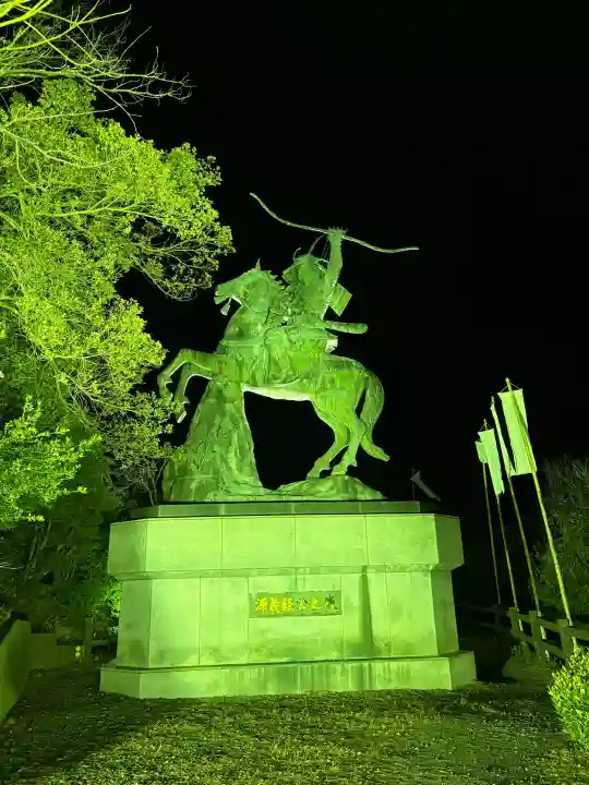 芝生八幡神社の{uncategorized: "未分類", other: "その他", undefined: "問題あり", building: "その他建物", grave: "お墓", sacred_gate: "鳥居", guardian: "狛犬", statue: "像", buddha: "仏像", history: "歴史", nature: "自然", garden: "庭園", animal: "動物", pagoda: "塔", temizu: "手水舎", mountain_gate: "山門・神門", sanctuary: "本殿・本堂", subordinate: "末社・摂社", art: "芸術", scenery: "景色", jizo: "地蔵", ema: "絵馬", goshuin: "御朱印", omikuji: "おみくじ", items: "授与品その他", amulet: "お守り", goshuincho: "御朱印帳", eats: "食事", festival: "お祭り", votive_dance: "神楽", shichigosan: "七五三参", wedding: "結婚式", experience: "体験その他", initially: "初詣", around: "周辺", anti_infection: "感染症対策"}