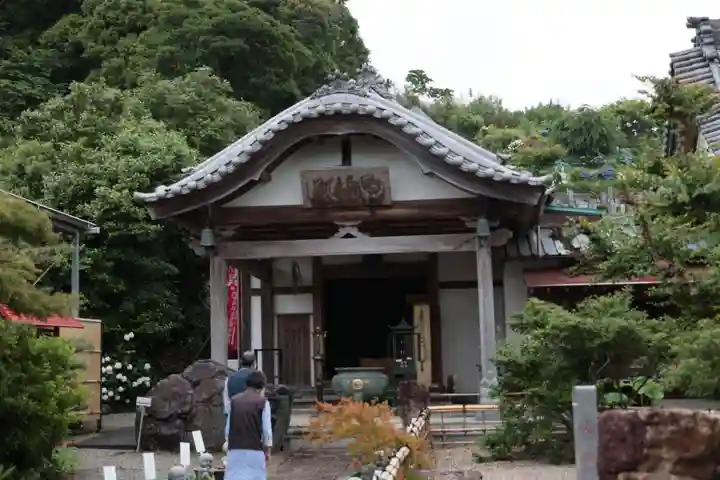 香勝寺の本殿・本堂